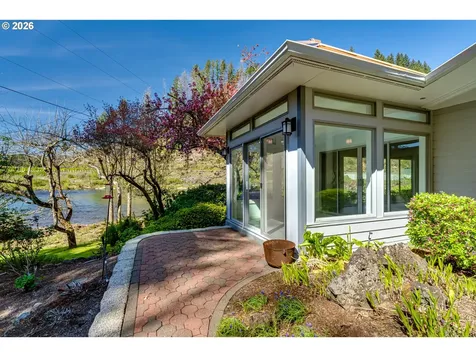 91082 Leashore Drive Vida OR 97488