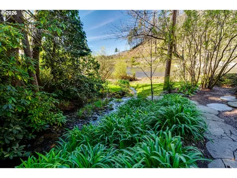 91082 Leashore Drive Vida OR 97488