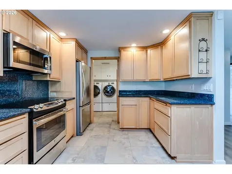 91082 Leashore Drive Vida OR 97488