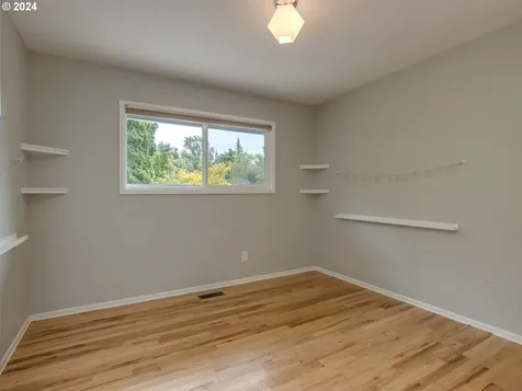 77 SW 99th Avenue Portland OR 97225
