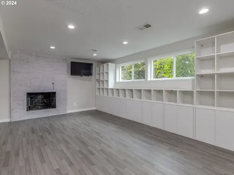 77 SW 99th Avenue Portland OR 97225