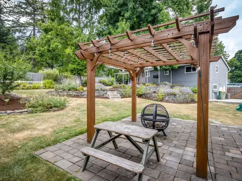 77 SW 99th Avenue Portland OR 97225
