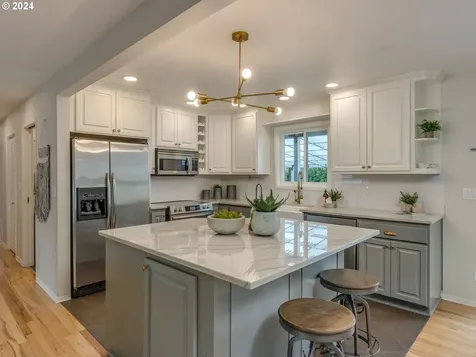 77 SW 99th Avenue Portland OR 97225