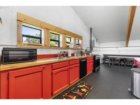 11931 SE Hood View Road Amity OR 97101