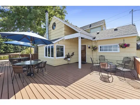 11931 SE Hood View Road Amity OR 97101