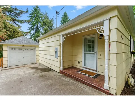 9841 SW 25th Avenue Portland OR 97219