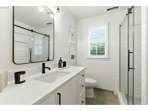 9841 SW 25th Avenue Portland OR 97219