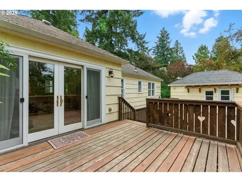 9841 SW 25th Avenue Portland OR 97219