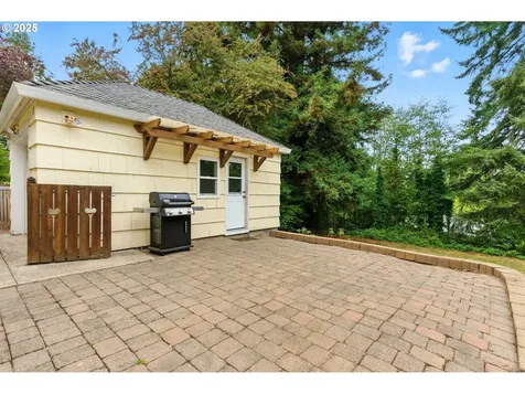 9841 SW 25th Avenue Portland OR 97219