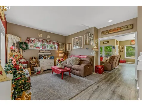 17377 Wake Robin Circle Oregon City OR 97045