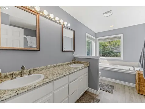 17377 Wake Robin Circle Oregon City OR 97045