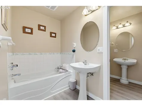 539 SW Park Street Newport OR 97365