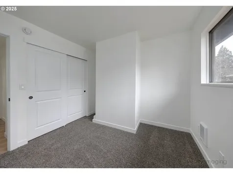 10916 SW 62nd Place Portland OR 97219