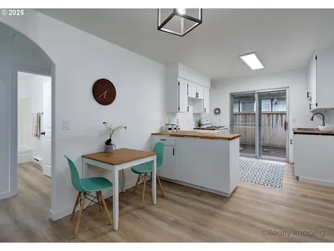 10916 SW 62nd Place Portland OR 97219