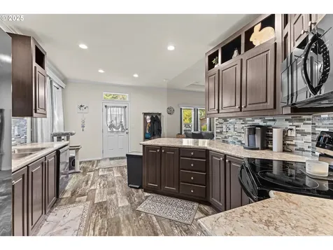 565 Shorepines Court Coos Bay OR 97420