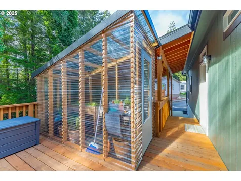 565 Shorepines Court Coos Bay OR 97420