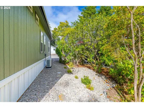 565 Shorepines Court Coos Bay OR 97420