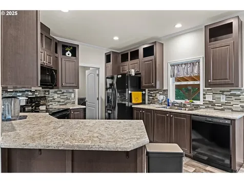 565 Shorepines Court Coos Bay OR 97420