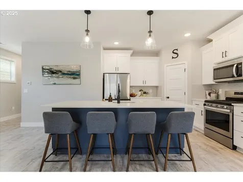 209 W Barbaras Way Newberg OR 97132