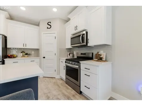 209 W Barbaras Way Newberg OR 97132