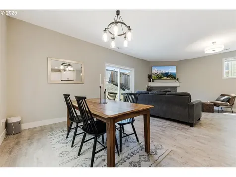 209 W Barbaras Way Newberg OR 97132
