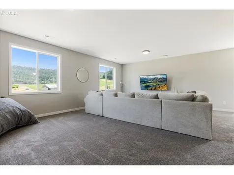 209 W Barbaras Way Newberg OR 97132