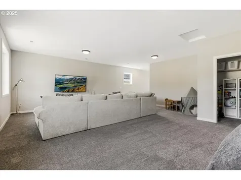 209 W Barbaras Way Newberg OR 97132