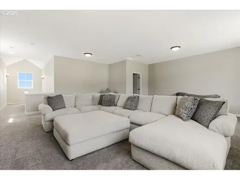 209 W Barbaras Way Newberg OR 97132