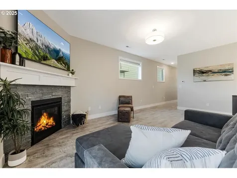 209 W Barbaras Way Newberg OR 97132