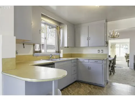 6131 SE 87th Avenue Portland OR 97266