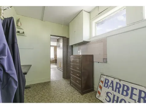 6131 SE 87th Avenue Portland OR 97266