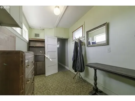 6131 SE 87th Avenue Portland OR 97266
