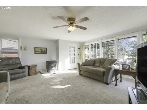 6131 SE 87th Avenue Portland OR 97266