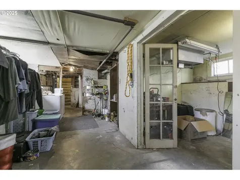 6131 SE 87th Avenue Portland OR 97266
