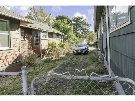 6131 SE 87th Avenue Portland OR 97266