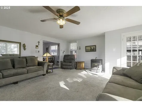 6131 SE 87th Avenue Portland OR 97266