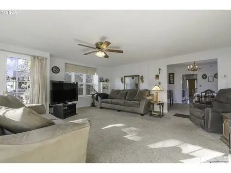 6131 SE 87th Avenue Portland OR 97266