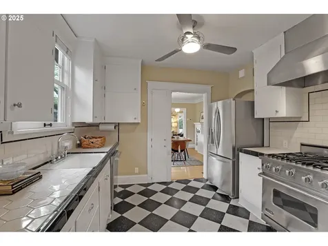 3259 NE Hoyt Street Portland OR 97232