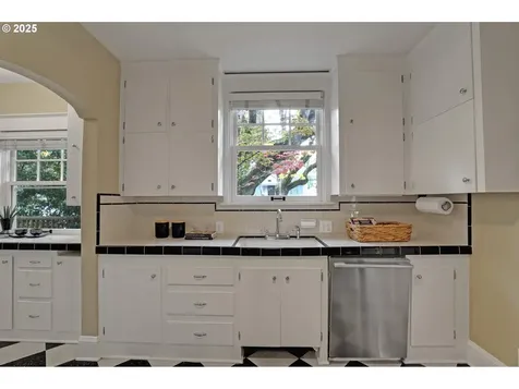 3259 NE Hoyt Street Portland OR 97232