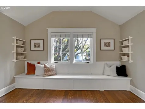 3259 NE Hoyt Street Portland OR 97232