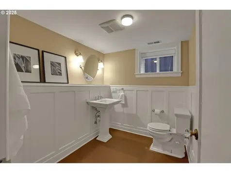 3259 NE Hoyt Street Portland OR 97232