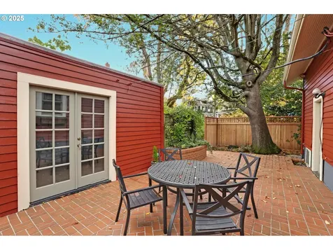 3259 NE Hoyt Street Portland OR 97232