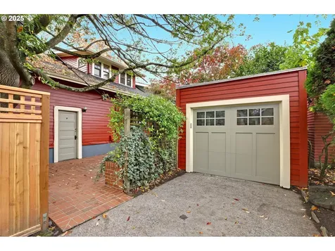 3259 NE Hoyt Street Portland OR 97232