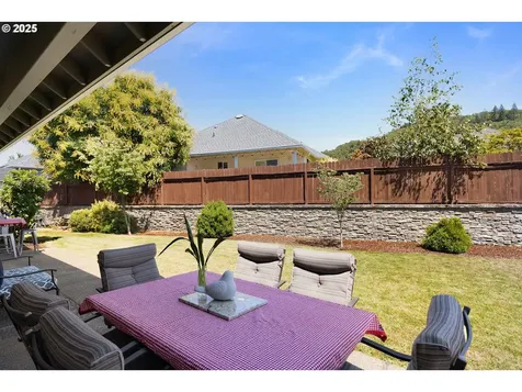 173 Laquinta Court Winchester OR 97495