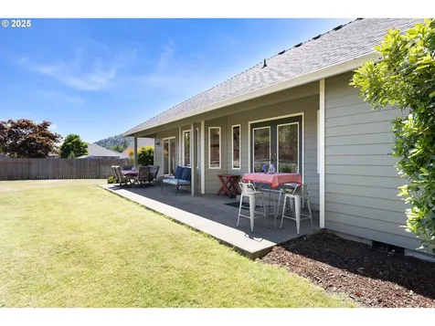 173 Laquinta Court Winchester OR 97495