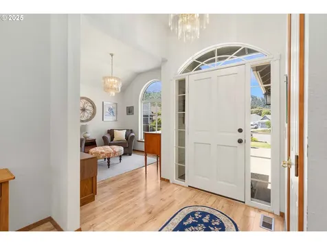 173 Laquinta Court Winchester OR 97495