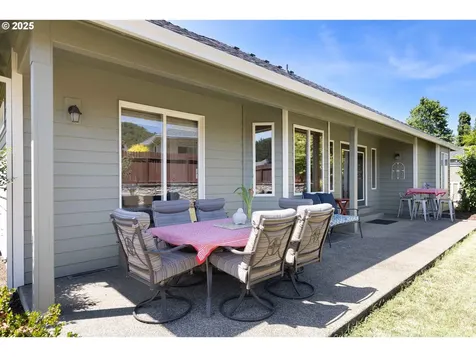 173 Laquinta Court Winchester OR 97495