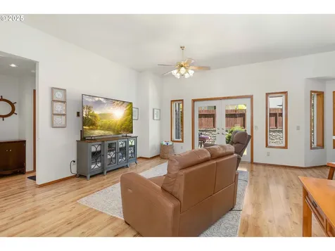 173 Laquinta Court Winchester OR 97495