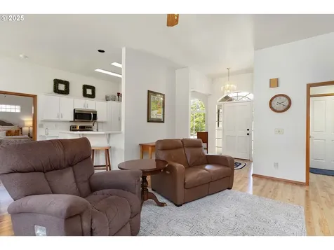 173 Laquinta Court Winchester OR 97495