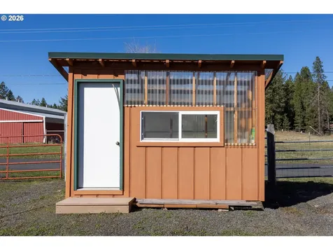 56 Jennings Road Trout Lake WA 98650
